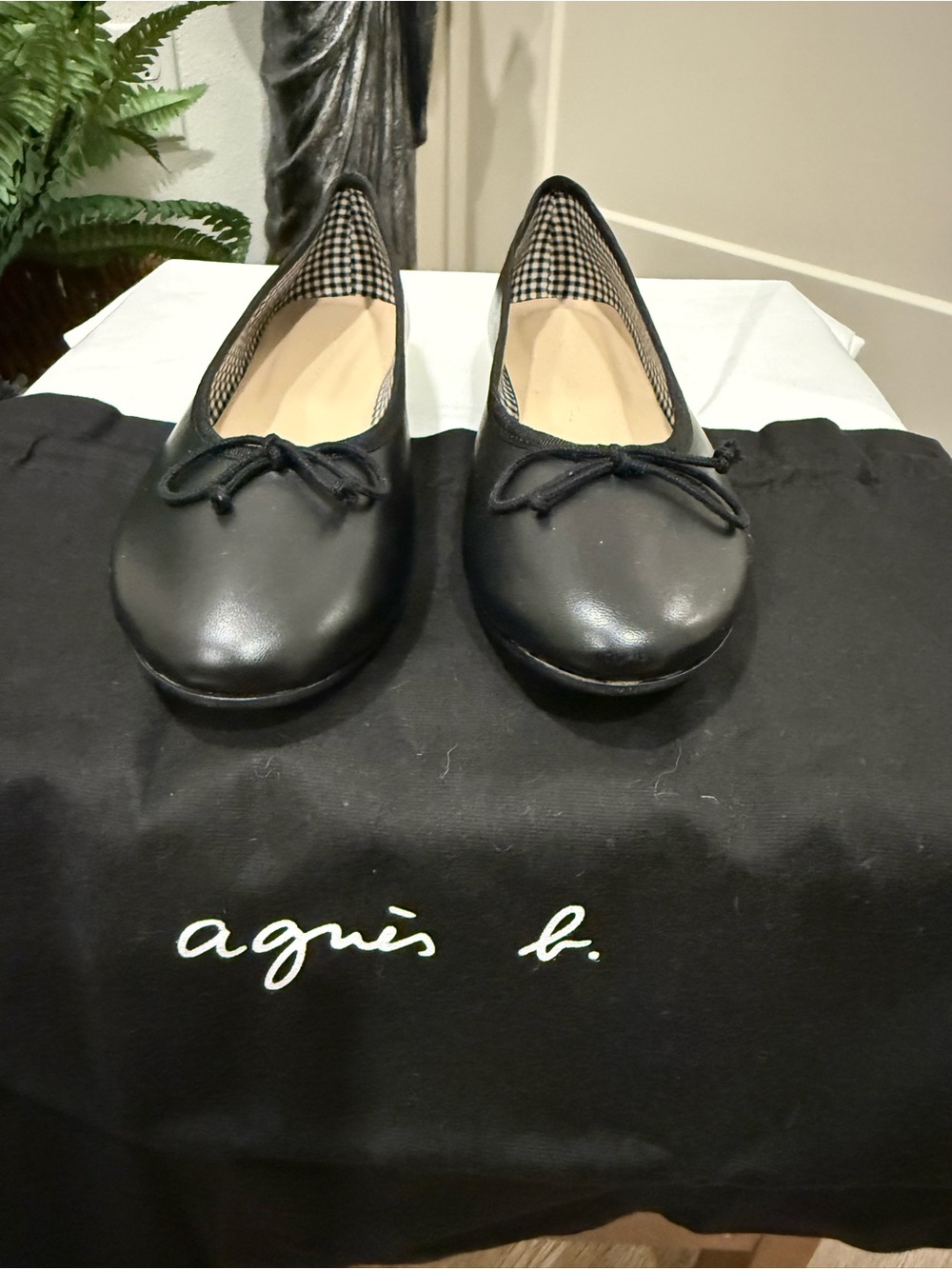 Agnes b. Women's Black Leather Ballerine Alice Flats